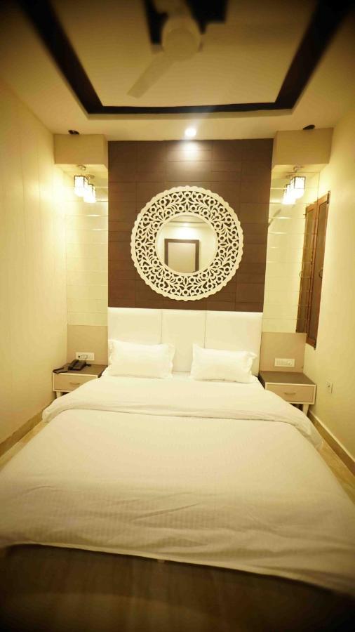 Hotel Soluxe Yamuna Nagar Exterior photo