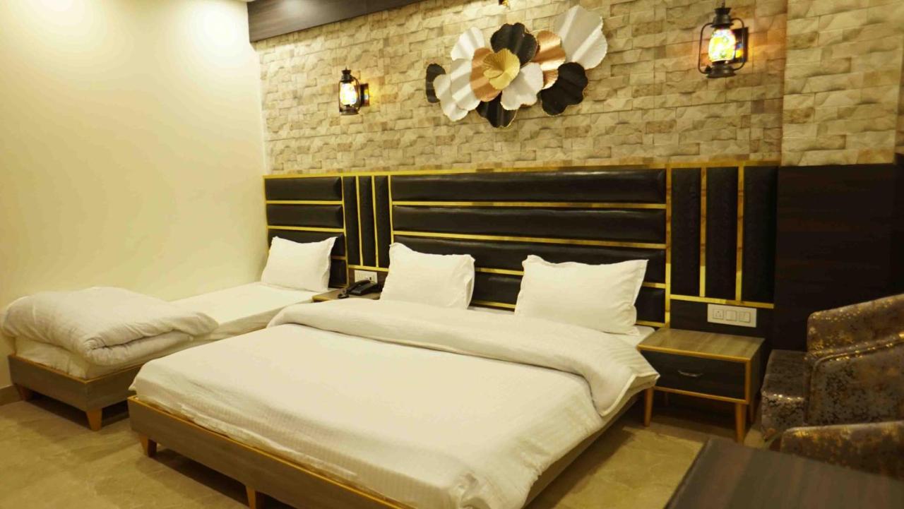 Hotel Soluxe Yamuna Nagar Exterior photo
